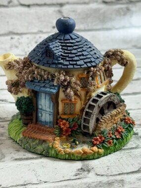 Vintage Lenox Teapot Cottage Tea Pot Garden Figurine Lid 1996 Home Gift Water